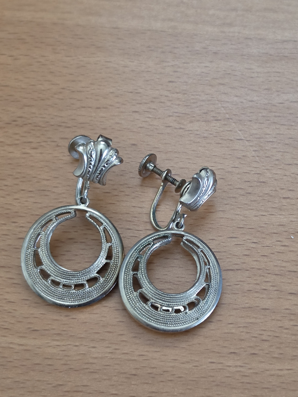 Vintage Screw Back Filigree Hoop Earrings